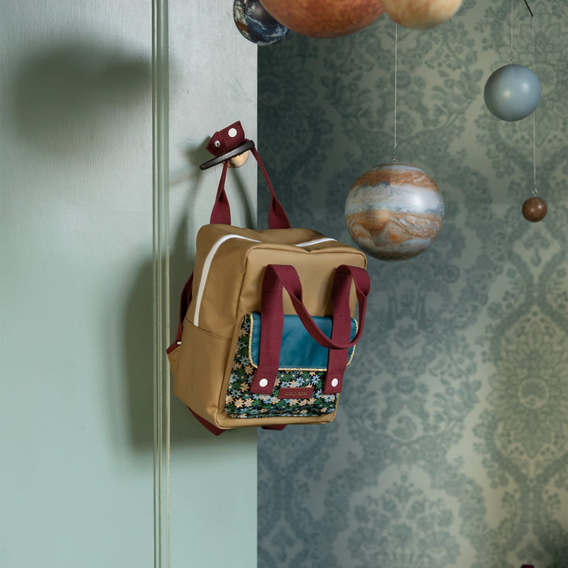 Kleiner Kinderrucksack "Golden Inventor Green / Flowerfield Green"
