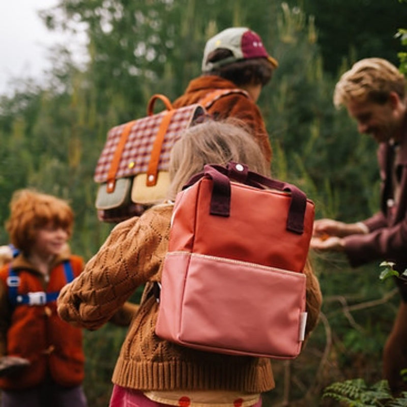 Kleiner Kinderrucksack "Colourblocking  Love Story Red + Moonrise Pink"