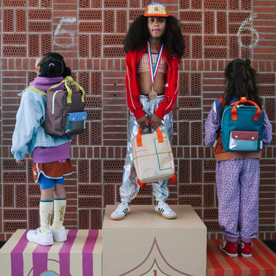 Kleiner Kinderrucksack "Better together Gym floor"