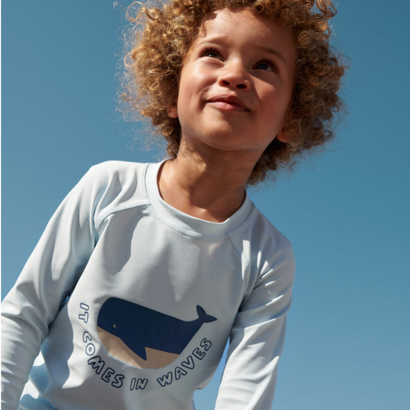 Langärmeliges UV-Badeshirt "Noah It comes in waves / Pure sky"