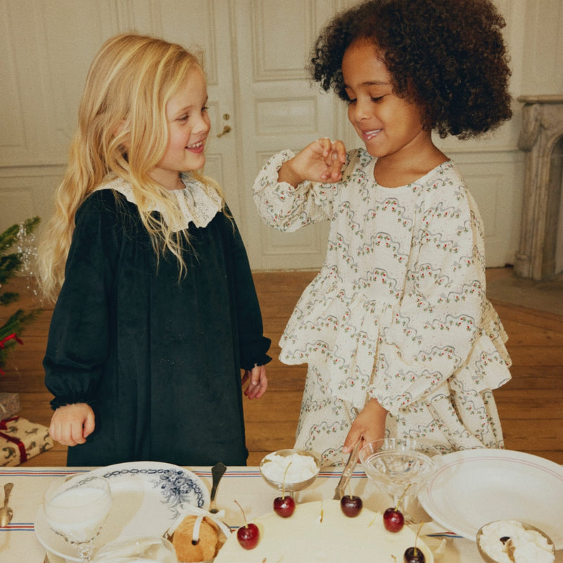 Kleid für Mädchen “Venola Black”