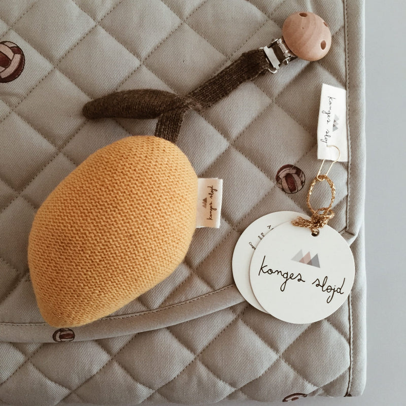 Kinderwagen-Anhänger “Lemon Mustard / Army” mit Glöckchen
