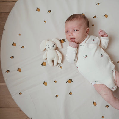 Babyrassel “Mini Rabbit Off White” mit Glöckchen