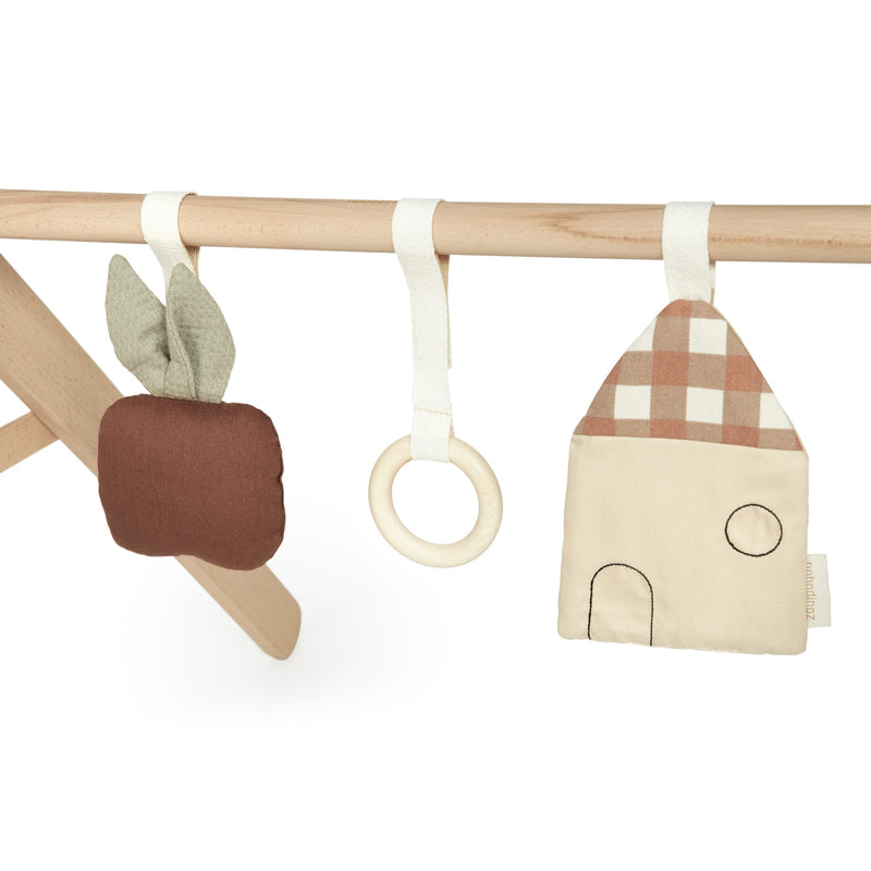 Spieltrapez mit Spielzeugen "Playground Sweet Home"