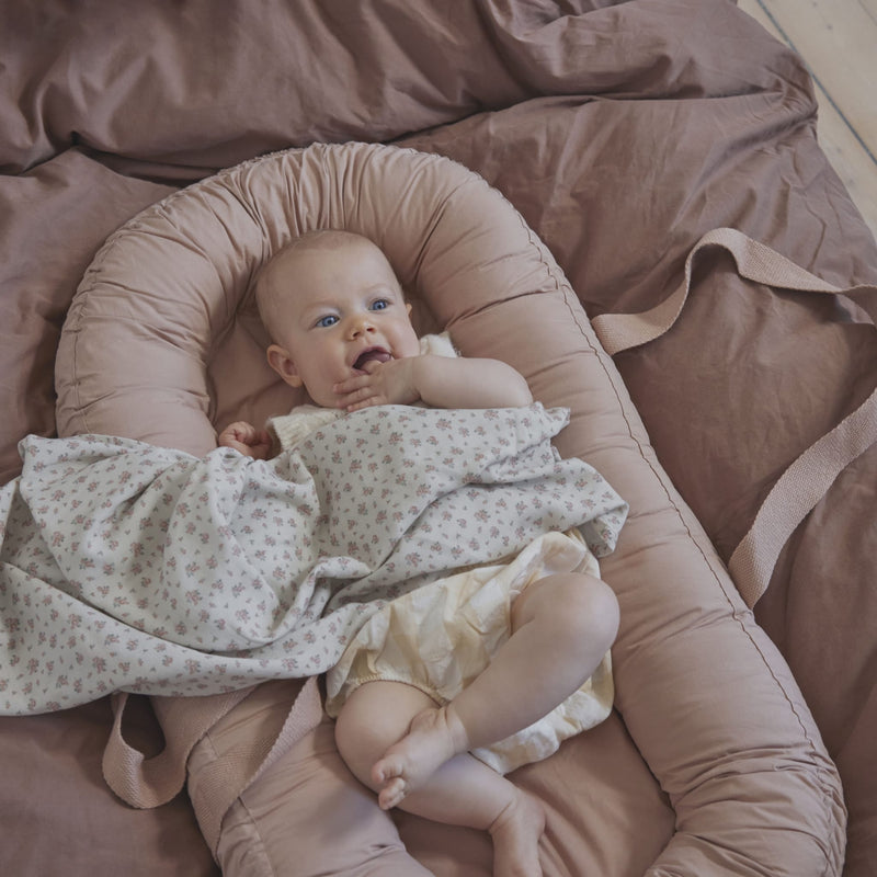 Tragbares Babynest “Blushing Pink”
