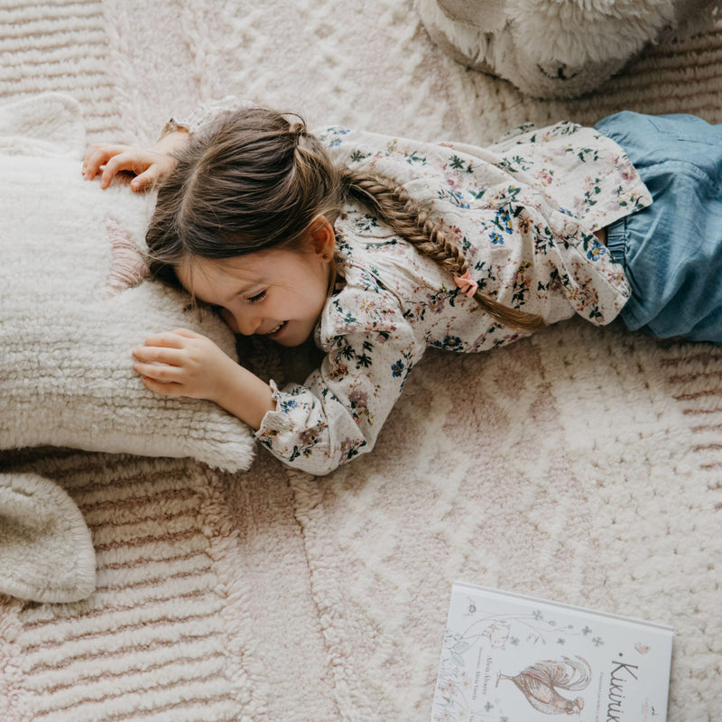 Wollkissen “Pink Nose Sheep”