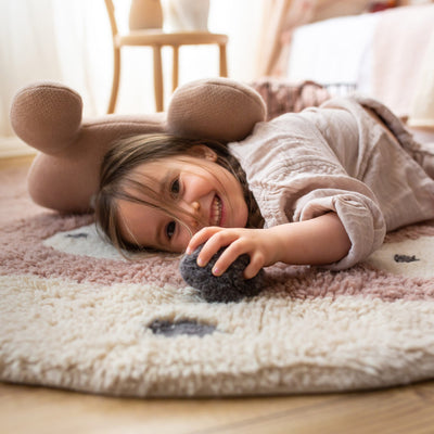 Waschbarer Wollteppich “Miss Mighty Mouse” 100 x 120 cm