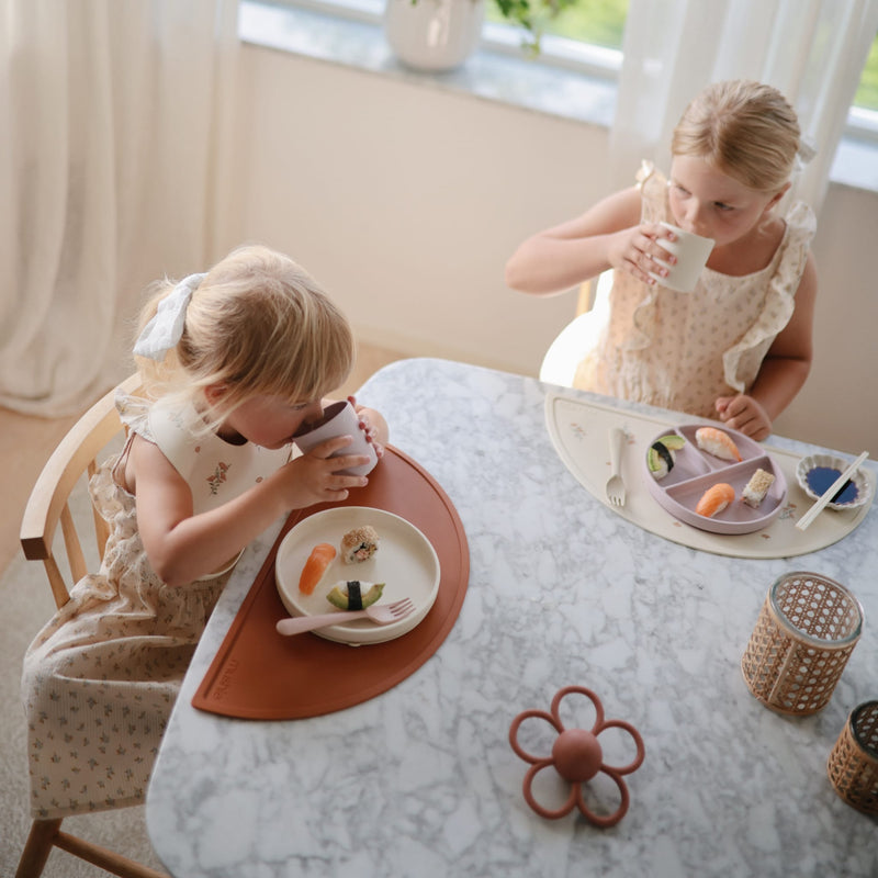 Kinder-Menüteller aus Silikon “Soft Lilac”