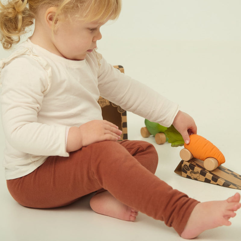 Baby-Spielzeugauto “Cathy The Carrot”