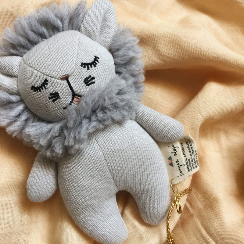 Babyrassel “Mini Lion Grey” mit Glöckchen