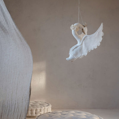 Hängedeko “Linen Swan With Lace Creme”