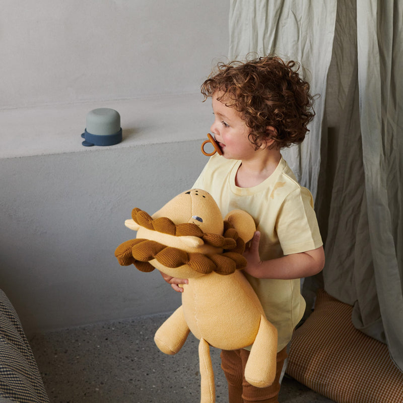 Kuscheltier “Darcy Lion Jojoba / Golden Caramel”