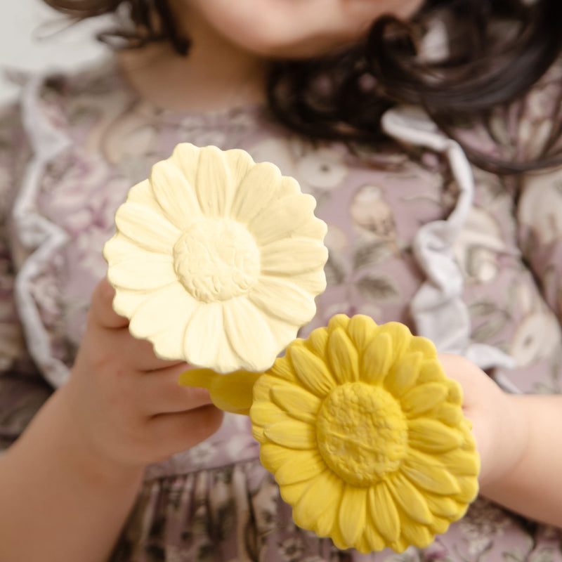 Beißring aus Naturkautschuk “Sunflower Yellow”