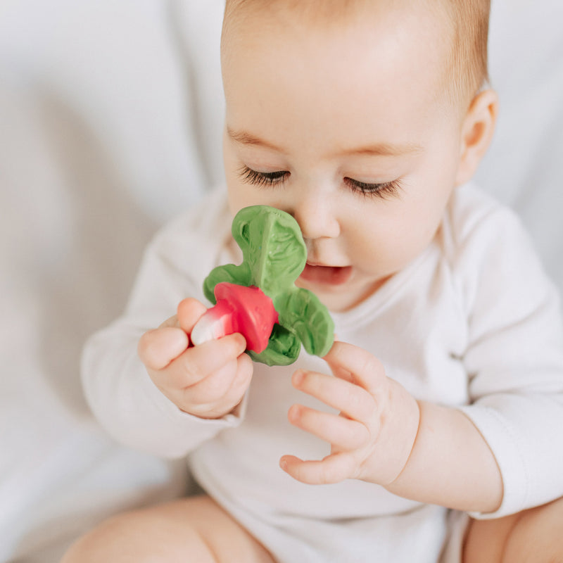 Beißring aus Naturkautschuk “Ramonita The Radish”