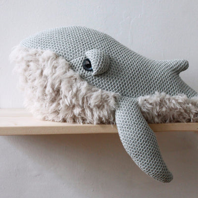 Kuscheltier “Small GrandMa Whale”