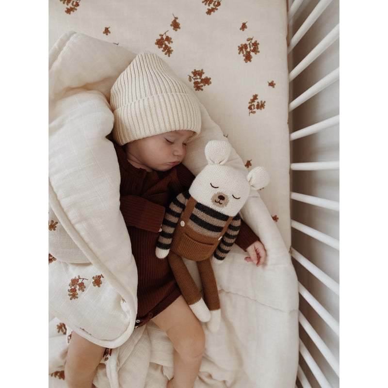 Strickkuscheltier "Large Polar Bear Nut Overalls"