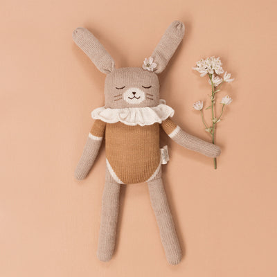 Kuscheltier “Large Bunny Ochre Bodysuit”